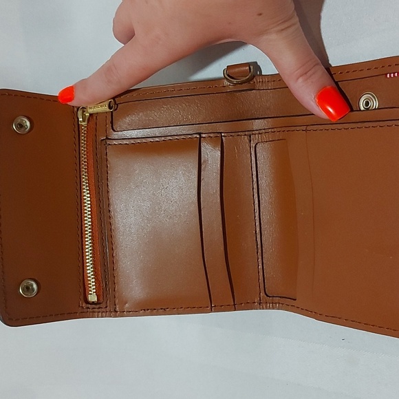 HERSHEL LEATHER WALLET! - Picture 3 of 3